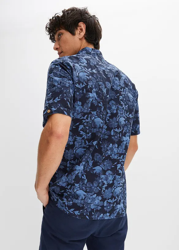 Kurzarmhemd aus Baumwolle in Regular Fit in blau von hinten (im Anschnitt) - bonprix