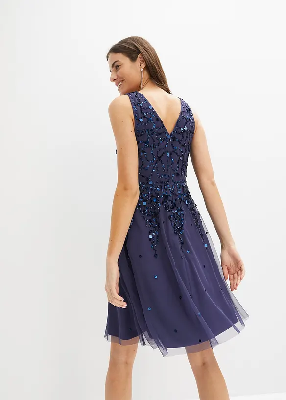 Mini-Paillettenkleid in blau von hinten (Totalaufnahme) - bonprix