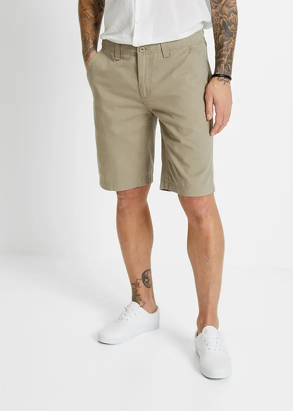 Chino-Bermuda aus reiner Baumwolle in Regular-Fit in grün von vorne - bonprix