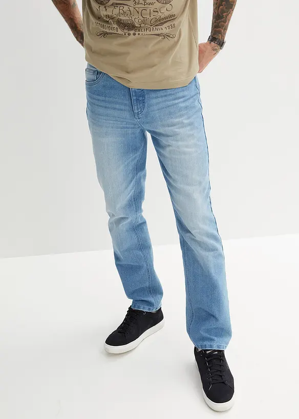 Classic-Fit-Jeans, Straight in blau von vorne - bonprix