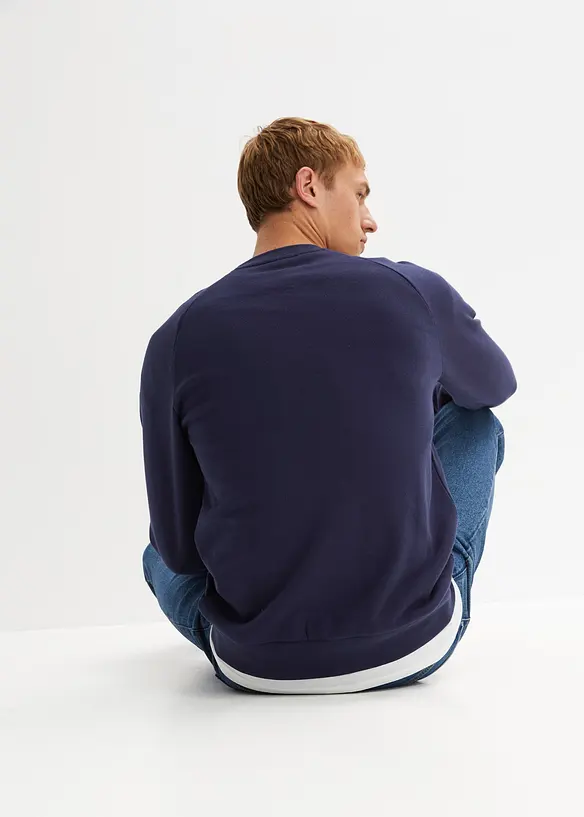 Sweatshirt in Regular Fit in blau von hinten (im Anschnitt) - bonprix