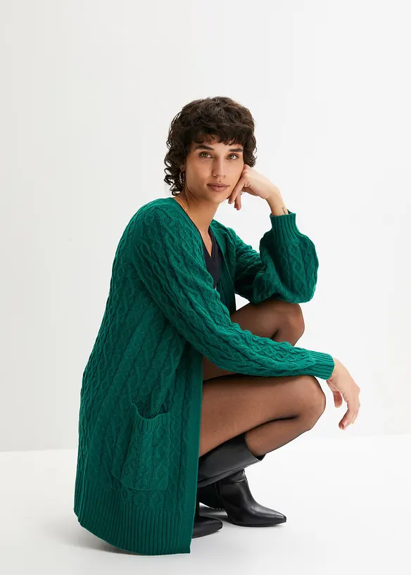 Longstrickjacke mit Ballonärmeln in grün von vorne (im Anschnitt) - bonprix
