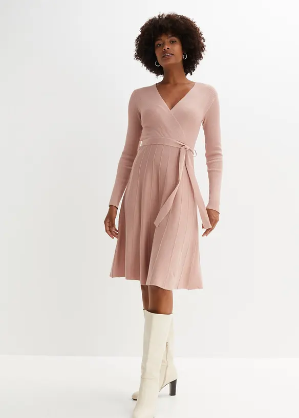 Strickkleid aus Viskose-Mix in rosa von vorne (Totalaufnahme) - bonprix