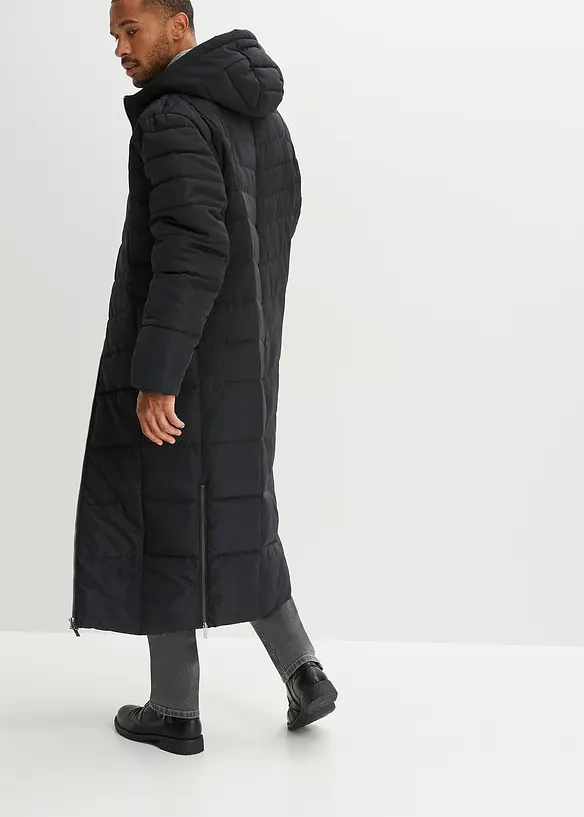 Langer Steppmantel mit Kapuze in schwarz von hinten (Totalaufnahme) - bonprix