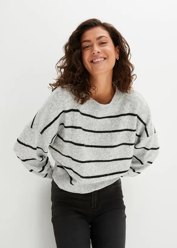 Gestreifter Pullover im Oversized Fit in grau von vorne (im Anschnitt) - bonprix