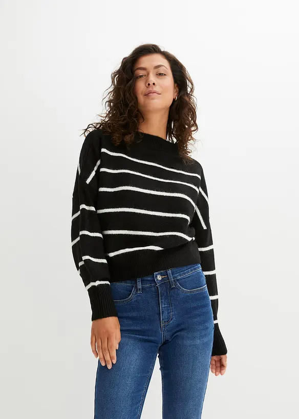 Gestreifter Pullover im Oversized Fit in schwarz von vorne (im Anschnitt) - bonprix