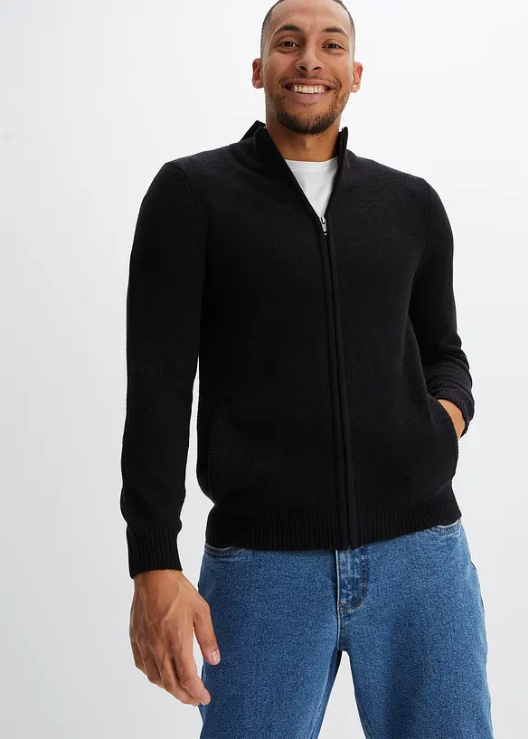 Feinstrickjacke in Regular Fit in schwarz von vorne (im Anschnitt) - bonprix