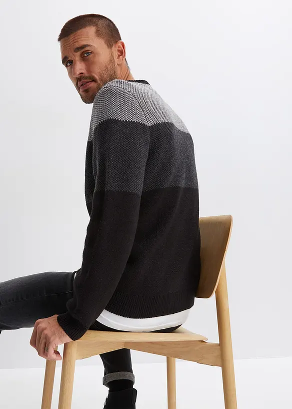 Feinstrickpullover in Regular-Fit in schwarz von hinten (im Anschnitt) - bonprix