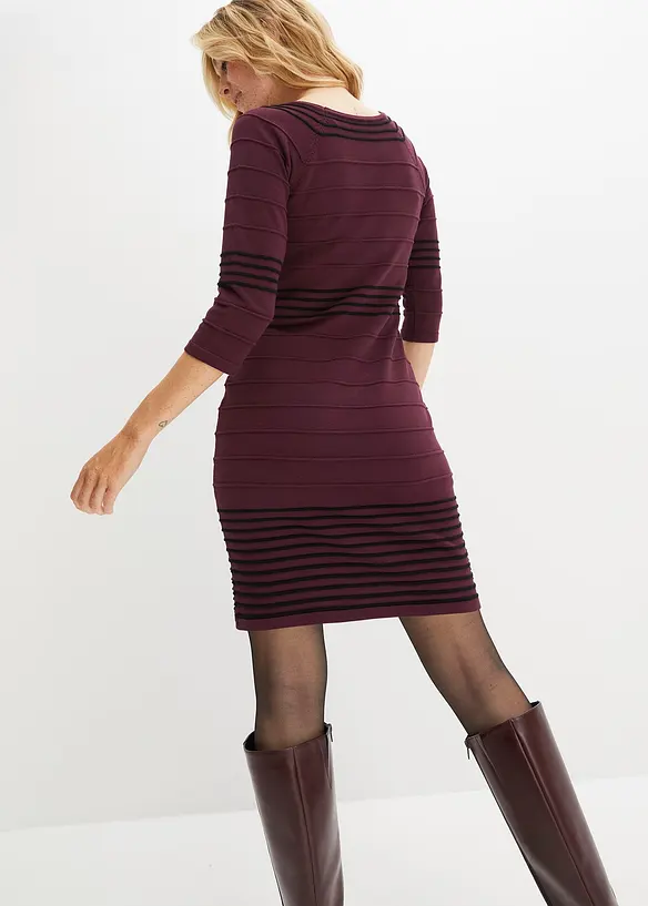 Strickkleid aus weichem Viskose-Mix in rot von hinten (Totalaufnahme) - bonprix Strickkleid aus weichem Viskose-Mix in rot von hinten (Totalaufnahme) - bonprix