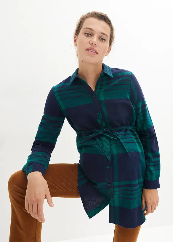 Lange Umstandsbluse aus weichem Baumwoll-Flanell in blau von vorne (im Anschnitt) - bonprix