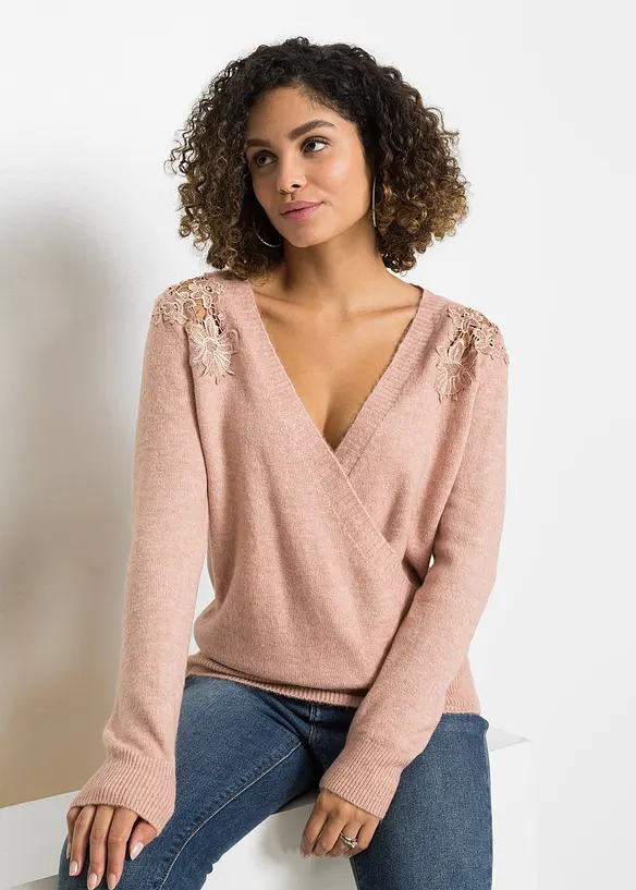 Pullover mit Spitzeneinsatz in rosa von vorne (im Anschnitt) - bonprix