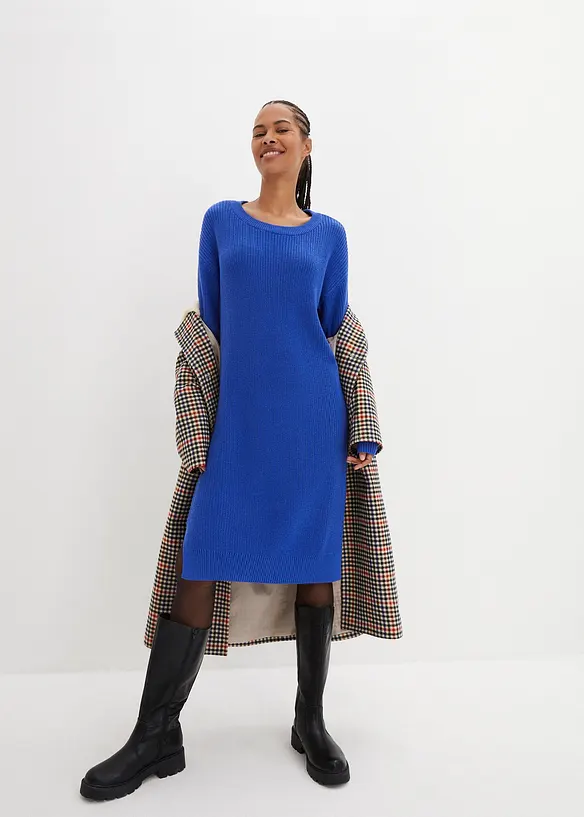 Oversize-Strickkleid aus Rippstrick Baumwoll-Mix in blau von vorne (Totalaufnahme) - bonprix