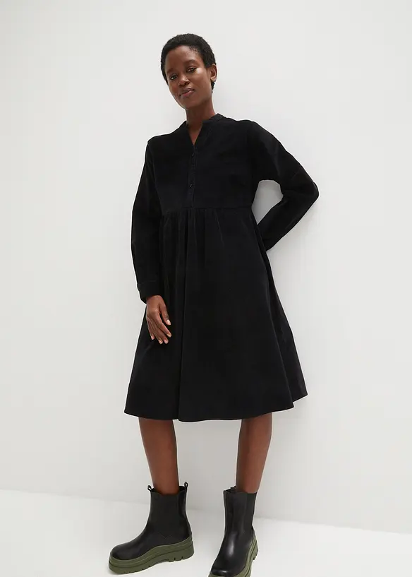 Cord-Kleid aus elastischem Baumwoll-Mix in schwarz von vorne (Totalaufnahme) - bonprix