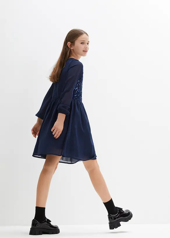 Chiffonkleid in blau von hinten (Totalaufnahme) - bonprix