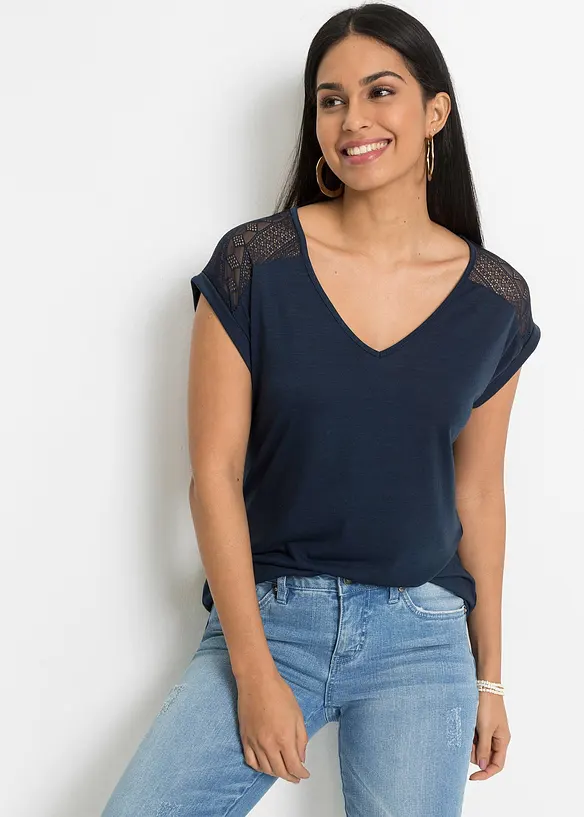 Shirt aus softem Viskose-Mix in blau von vorne (im Anschnitt) - bonprix