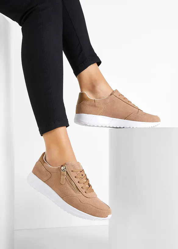 Sneaker aus Veloursleder in braun - bonprix