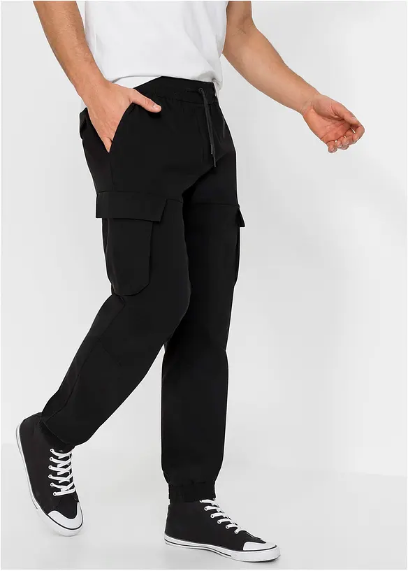 Regular Fit Stretch-Schlupfhose, Straight in schwarz von vorne - bonprix