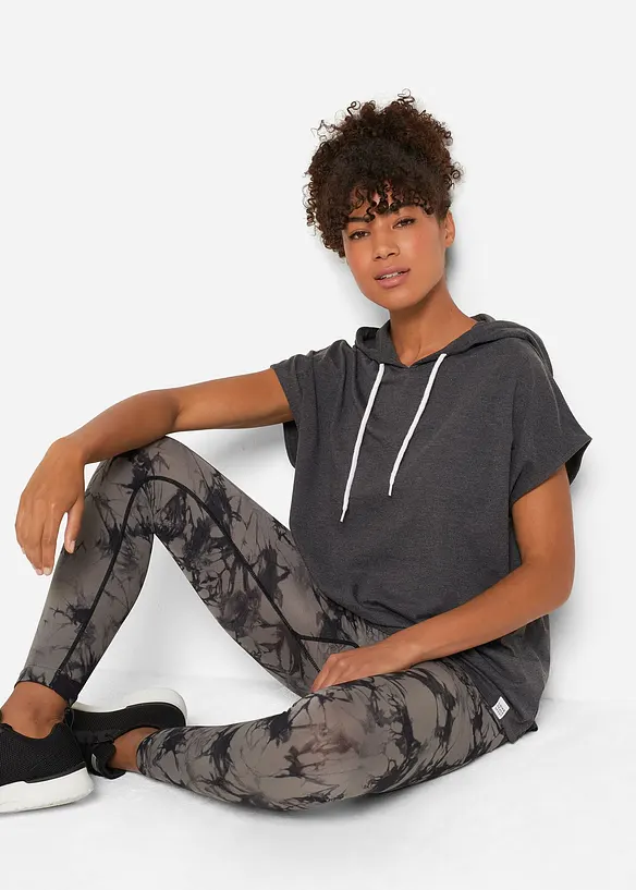 Oversize Hoodie in grau von vorne (im Anschnitt) - bonprix