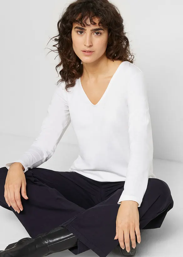 Langarmshirt mit reiner Bio-Baumwolle in weiß von vorne (im Anschnitt) - bonprix