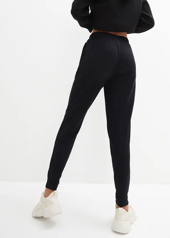 Leichte Jogginghose mit Viskose in schwarz von hinten - bonprix Leichte Jogginghose mit Viskose in schwarz von hinten - bonprix