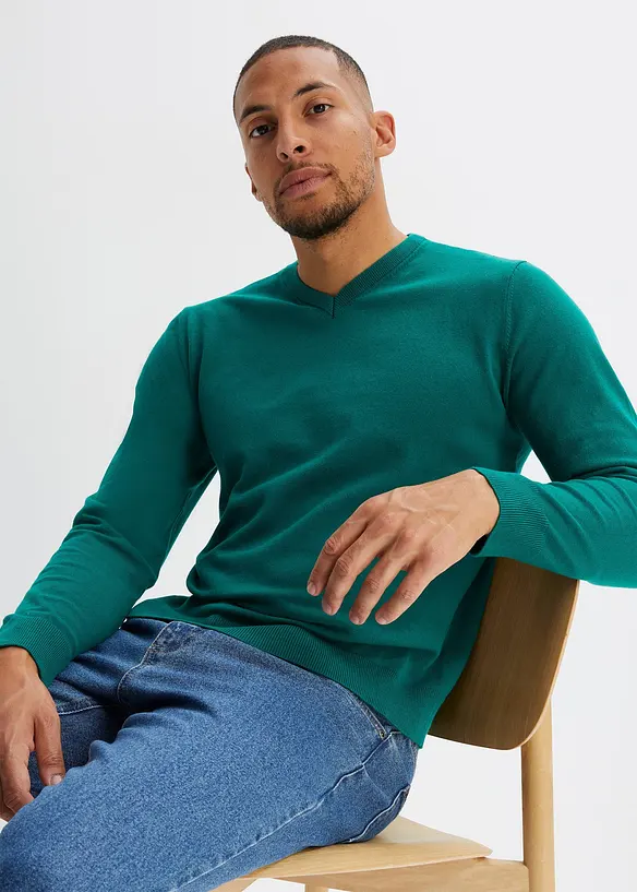 Feinstrickpullover aus weichem Baumwollmix in grün von vorne (im Anschnitt) - bonprix