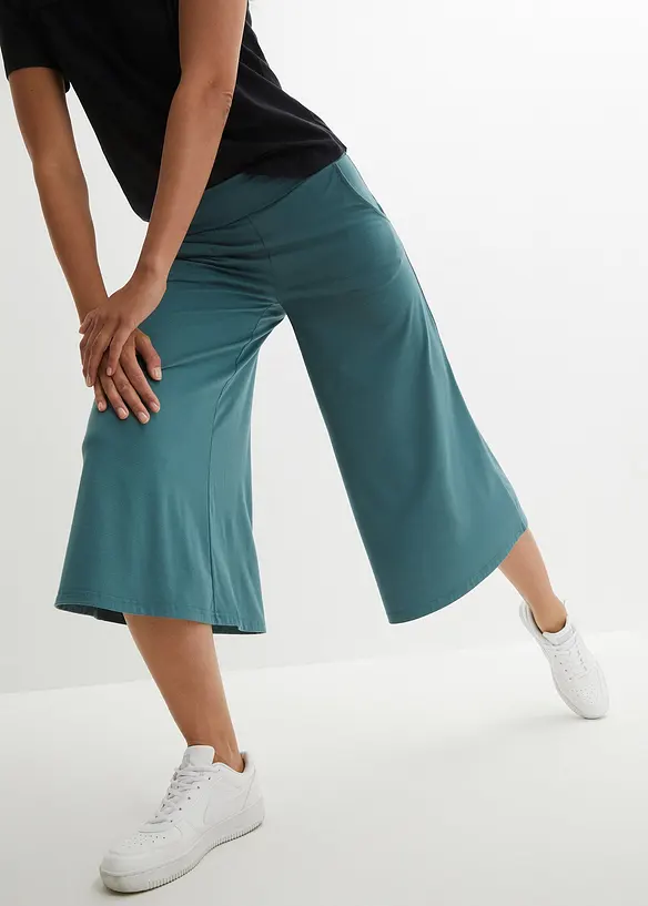 Loungewear Culotte mit weitem Bein in grün von vorne - bonprix