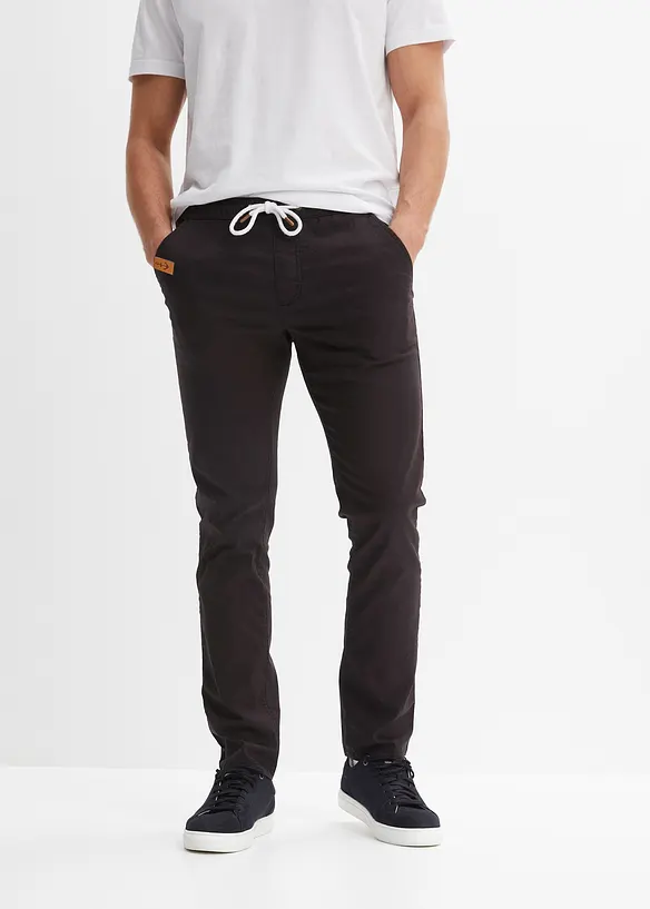 Regular Fit Stretch-Schlupfhose, Straight in schwarz von vorne - bonprix