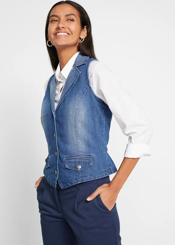 Stretch-Jeansweste in blau von vorne (im Anschnitt) - bonprix