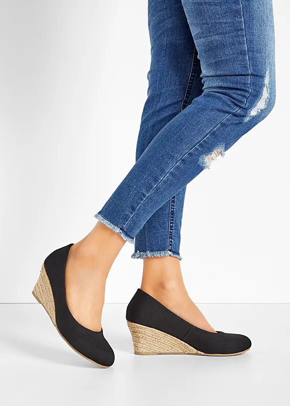 Keilpumps in Bastoptik in schwarz - bonprix