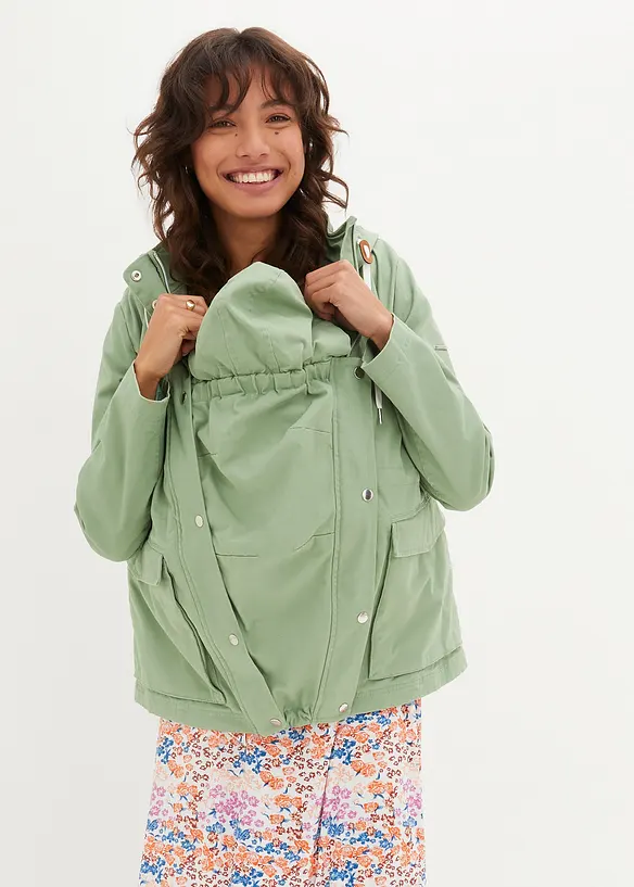 3-in-1 Umstandsjacke mit Trageeinsatz in grün von vorne (im Anschnitt) - bonprix