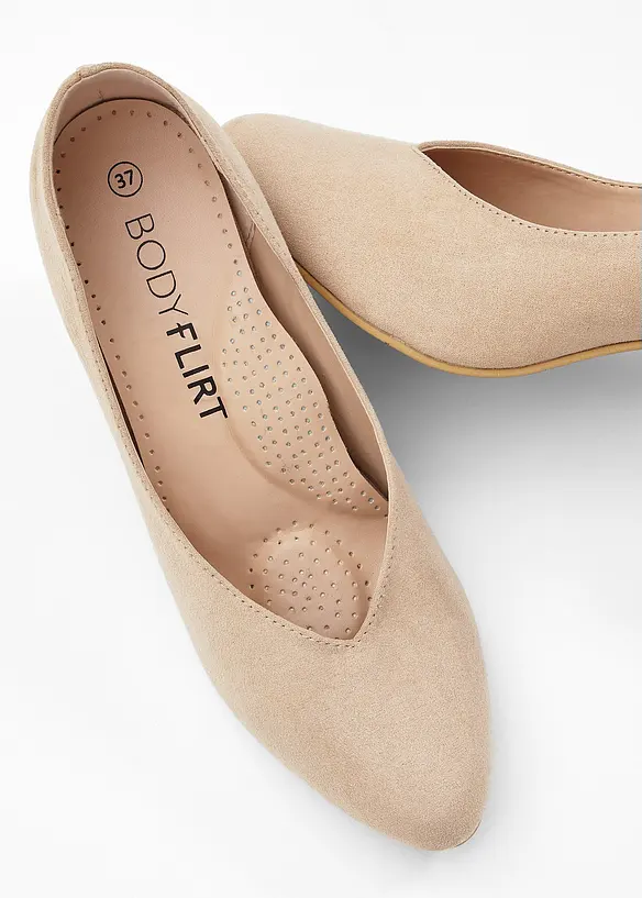 Komfort Pumps in beige (Detailaufnahme) - bonprix