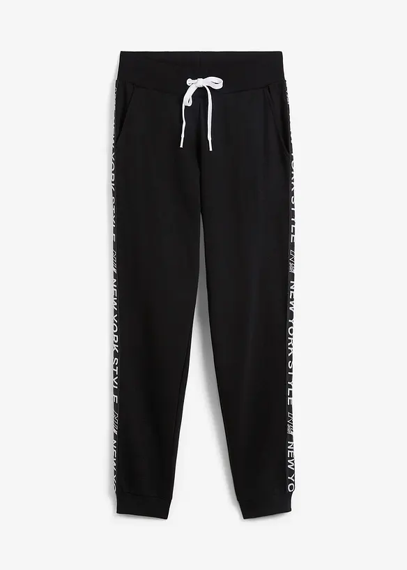 Sweathose mit Bündchen und Statement-Druck in schwarz von vorne - bonprix