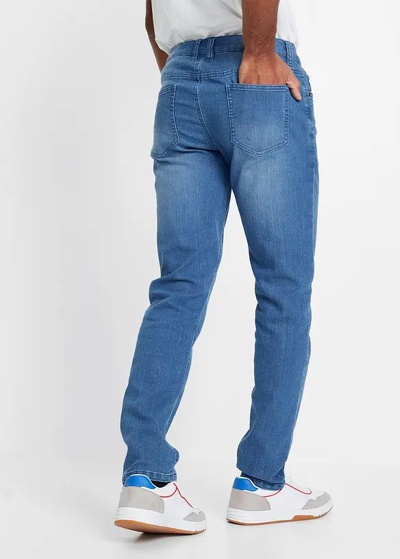 Leichte Slim-Fit-Jeans, Straight in blau von hinten - bonprix