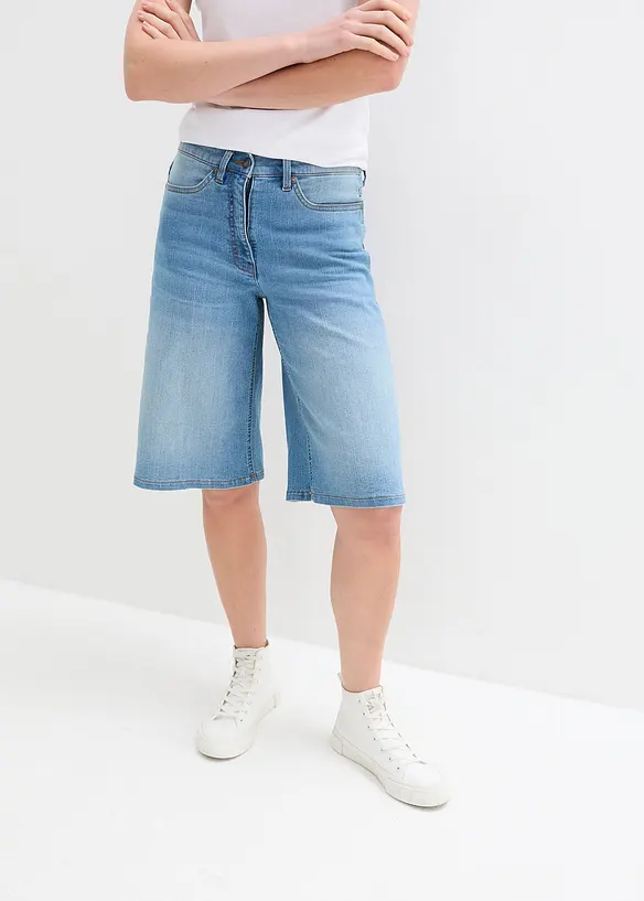 Jeans-Bermuda mit Bequembund in blau von vorne - bonprix