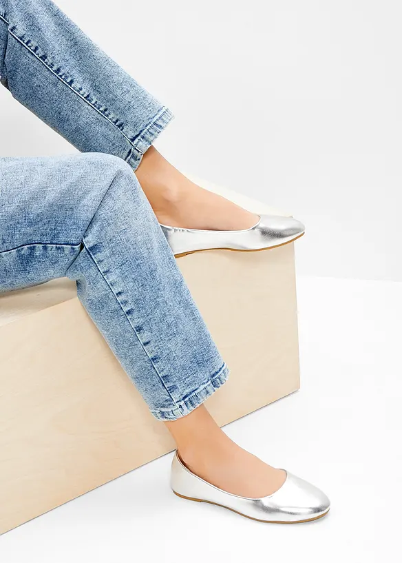 Ballerinas im Metallic-Look in silber - bonprix