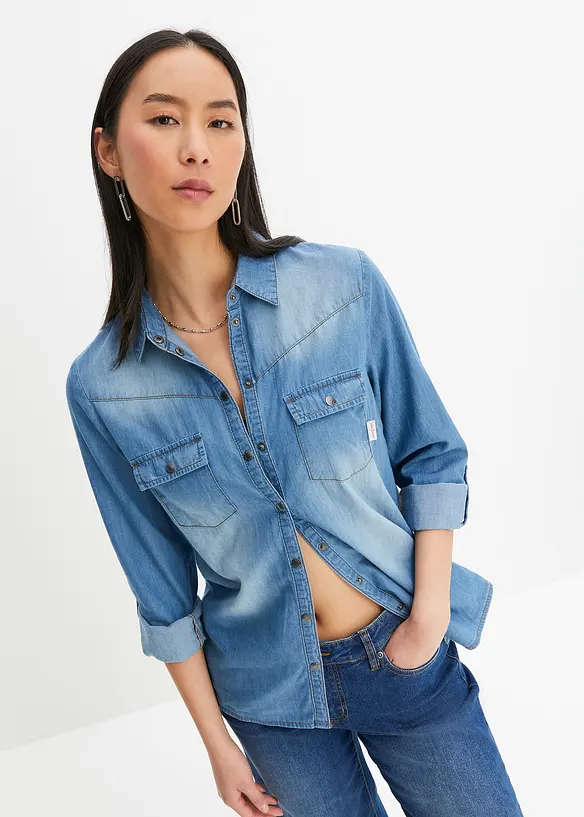 Jeansbluse mit Druckknöpfen, Langarm in blau von vorne (im Anschnitt) - bonprix