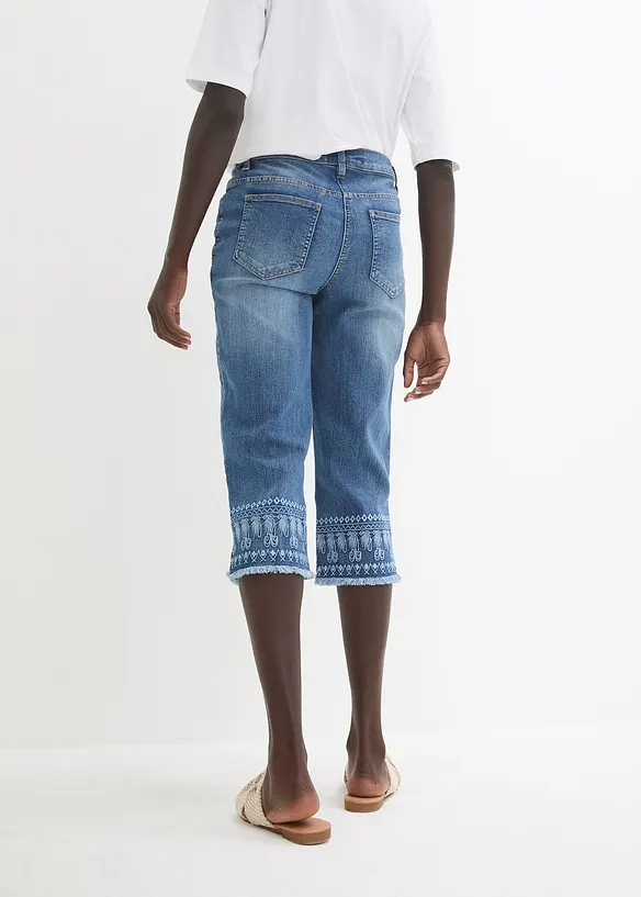 Capri-Jeans in blau von hinten - bonprix