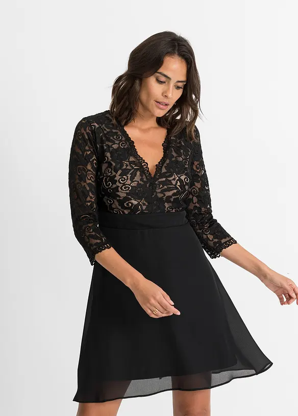 Chiffonkleid mit Spitze in schwarz von vorne (Totalaufnahme) - bonprix