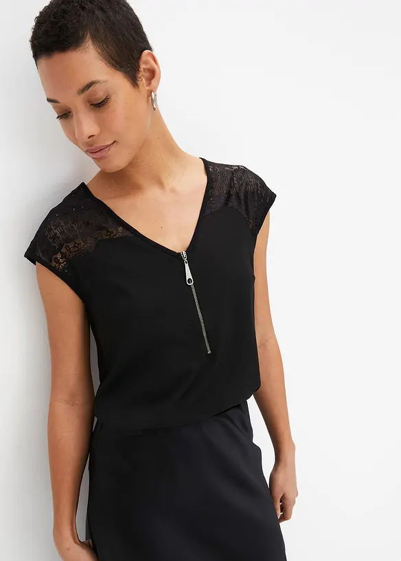Shirt mit Spitzeneinsatz in schwarz von vorne (im Anschnitt) - bonprix