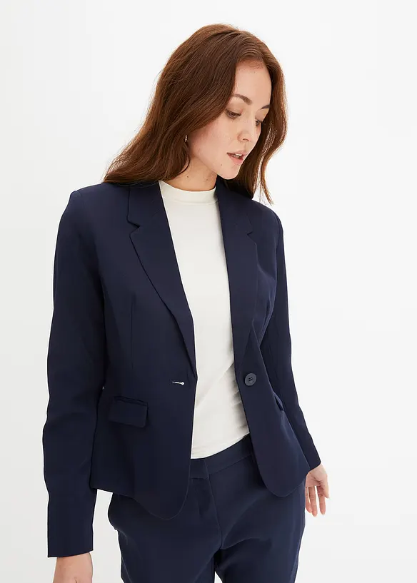 Kurzblazer mit Pattentaschen in blau von vorne (im Anschnitt) - bonprix