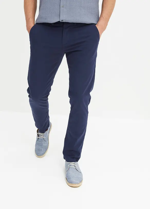 Regular Fit Stretch-Chinohose, Straight in blau von vorne - bonprix