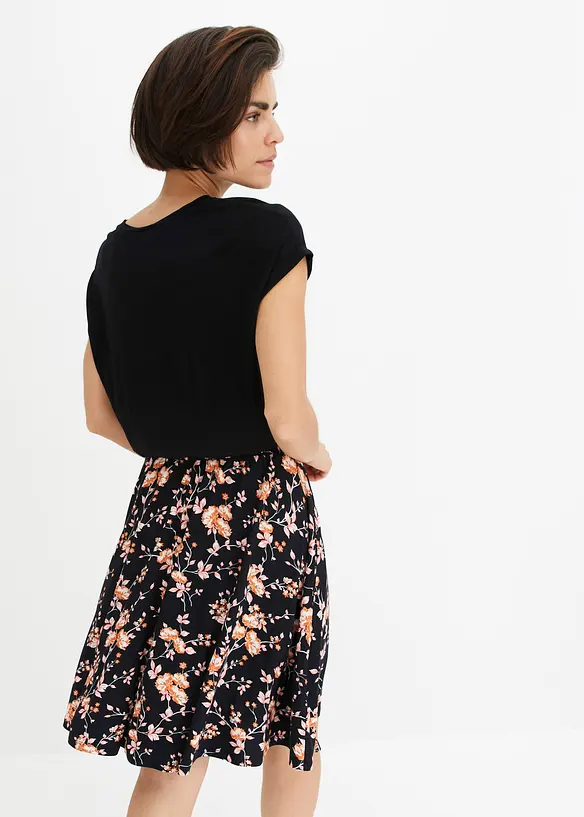 Jerseykleid aus Viskose-Mix in schwarz von hinten (Totalaufnahme) - bonprix Jerseykleid aus Viskose-Mix in schwarz von hinten (Totalaufnahme) - bonprix