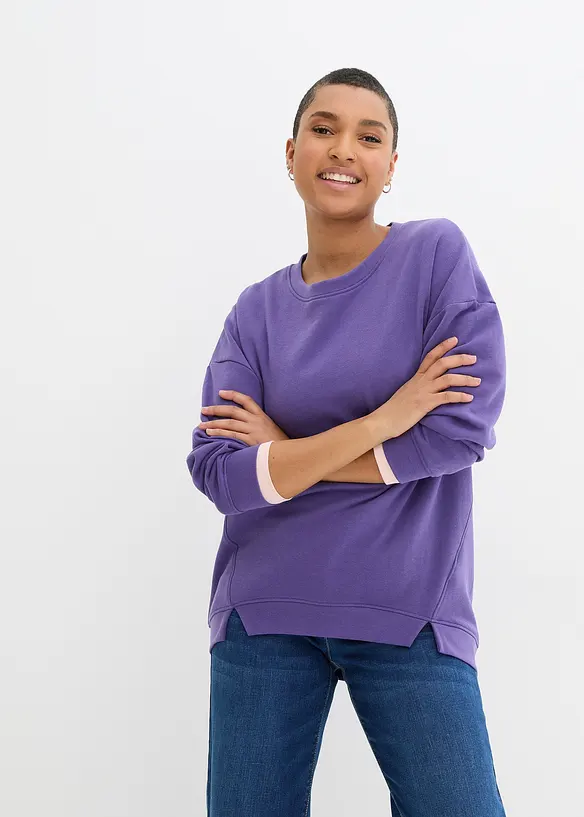 Oversize-Sweatshirt aus Baumwoll-Mix in lila von vorne (im Anschnitt) - bonprix