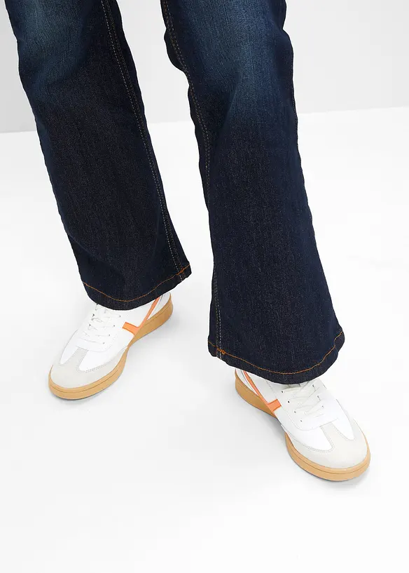 Sneaker im Retrolook in weiß - bonprix