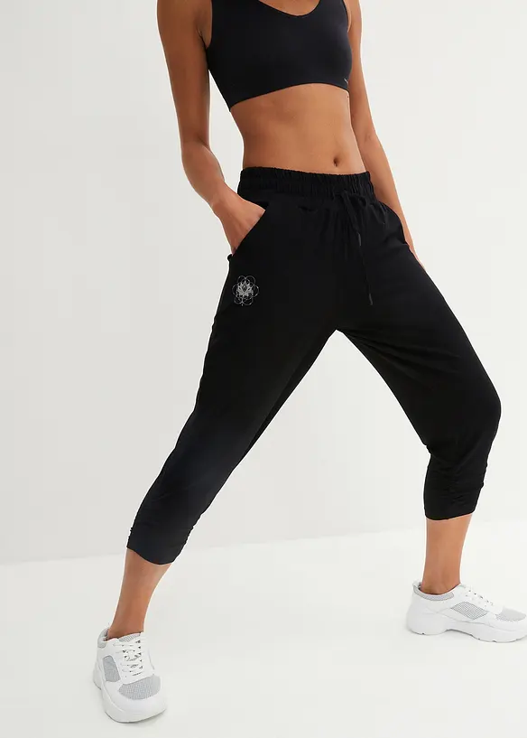 Loungewear Haremshose mit gerafftem Saum in schwarz von vorne - bonprix