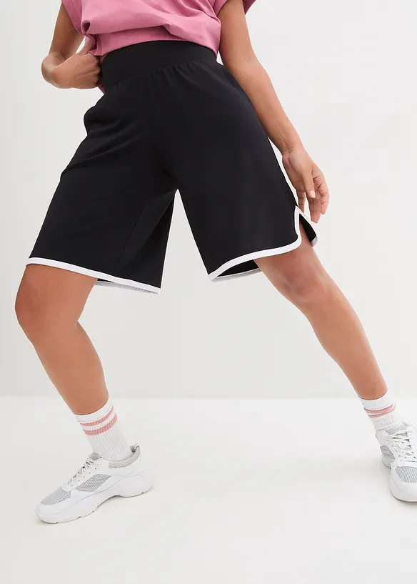 Bermuda Sporthose, schnelltrocknend in schwarz von vorne - bonprix Bermuda Sporthose, schnelltrocknend in schwarz von vorne - bonprix