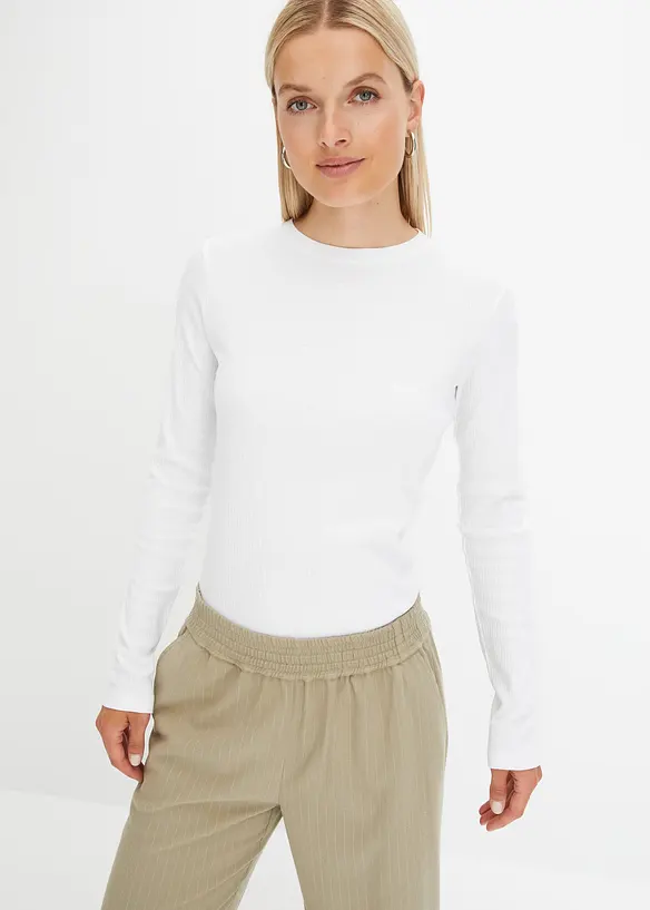 Geripptes Langarmshirt aus reiner Baumwolle in weiß von vorne (im Anschnitt) - bonprix