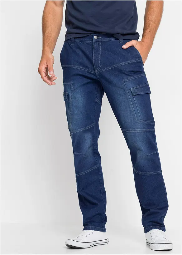 Regular-Fit Cargo-Jeans, Straight in blau von vorne - bonprix