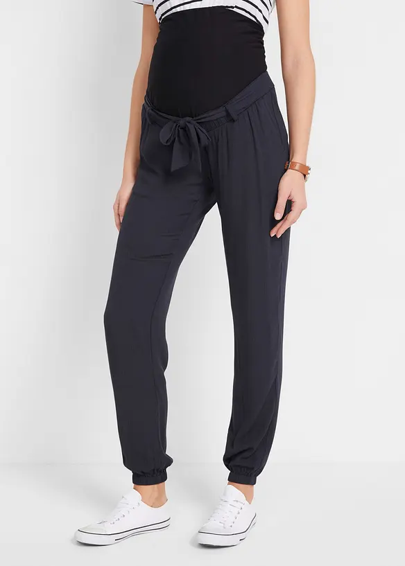 Leichte Umstandshose aus Viskose, Loose Fit in schwarz von vorne - bonprix
