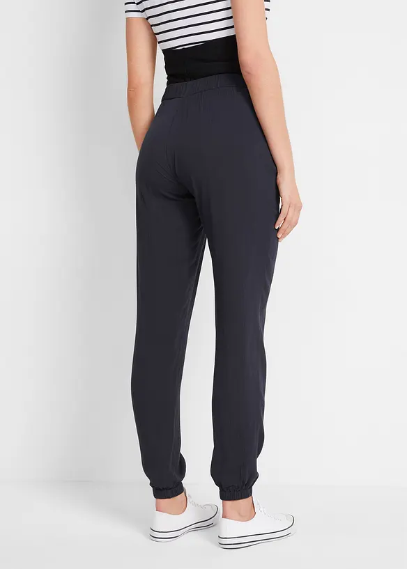 Leichte Umstandshose aus Viskose, Loose Fit in schwarz von hinten - bonprix